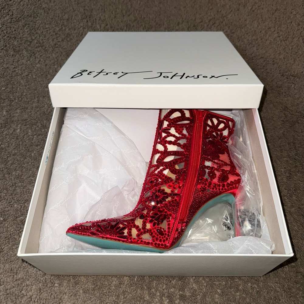 🎉 HOST PICK 🎉 NIB - Betsey Johnson Bolt Rhinestone Booties
